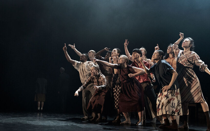 Light Bach Dances. Foto: Camilla Winther, zdroj: hofesh.co.uk.